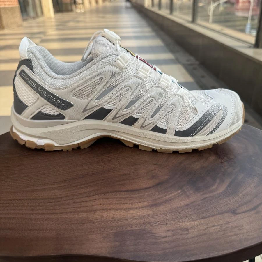 男士女款轻便户外徒步登山鞋低帮设计舒适耐磨功能鞋