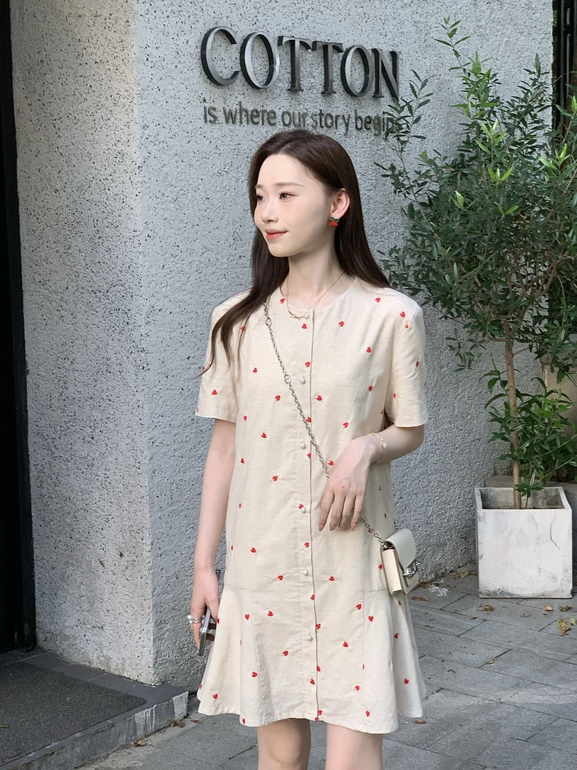 夏季设计感高级小众显瘦气质洋气薄款透气时尚爱心刺绣鱼尾裙2607