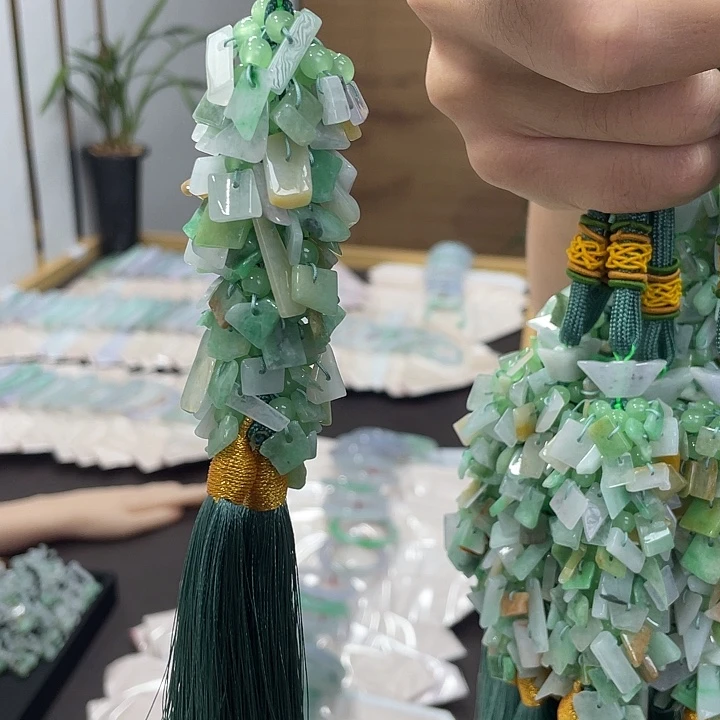 珍***⊙翡翠未镶嵌挂件翡翠