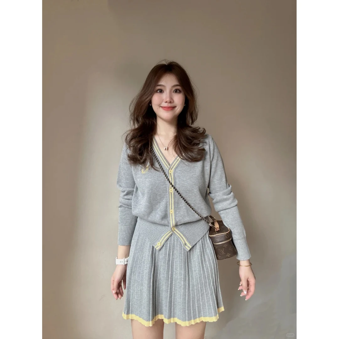 法式洋气减龄时尚上衣显瘦气质长袖气质复古设计感针织小个子百搭