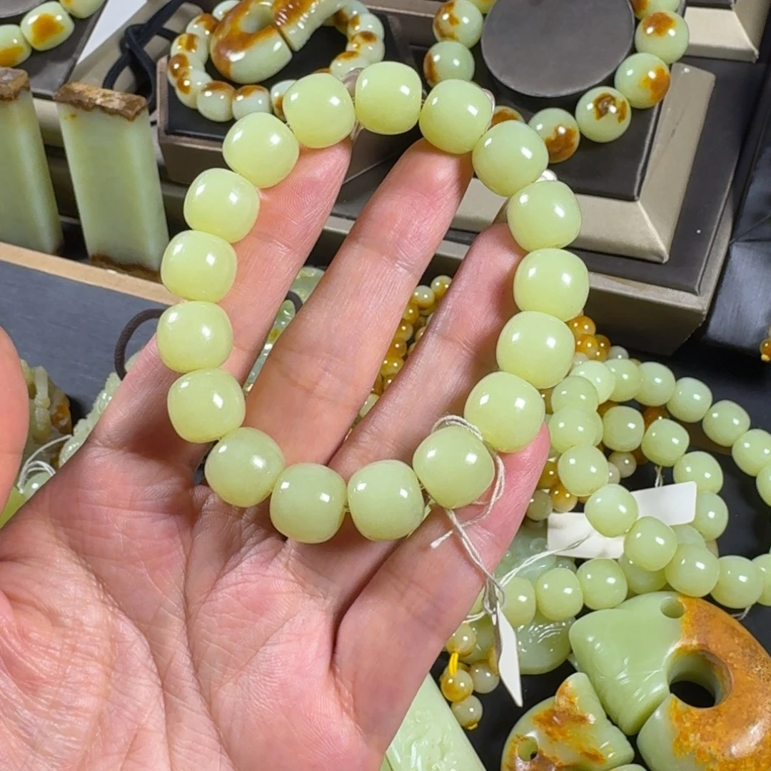 沙***鹰岫岩老玉（透闪石质玉）未镶嵌手链