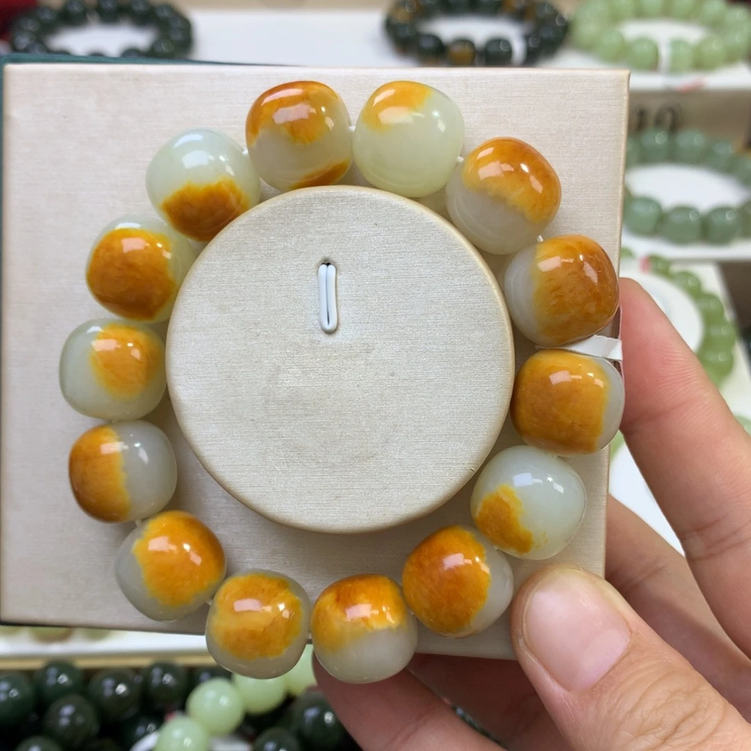 一***虎和田玉未镶嵌手链