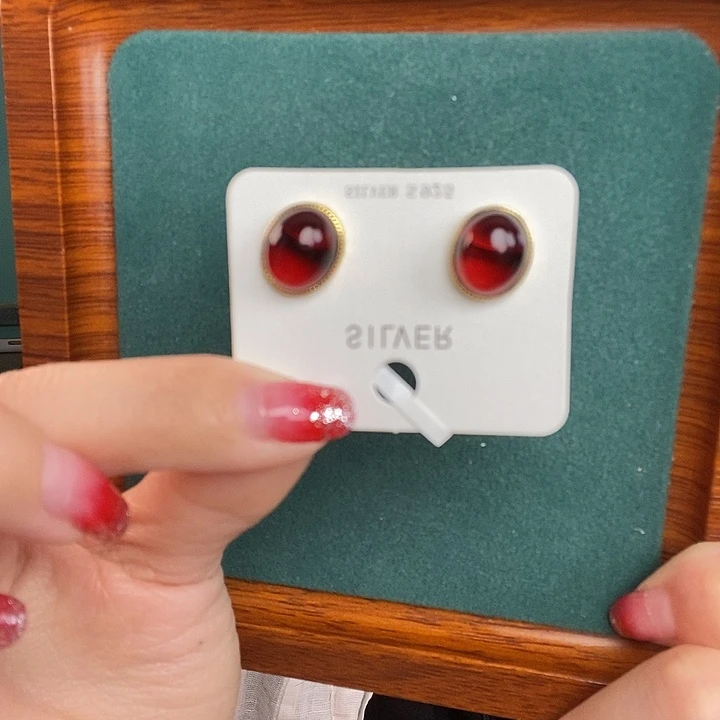 银S925镶嵌血珀耳饰耳钉