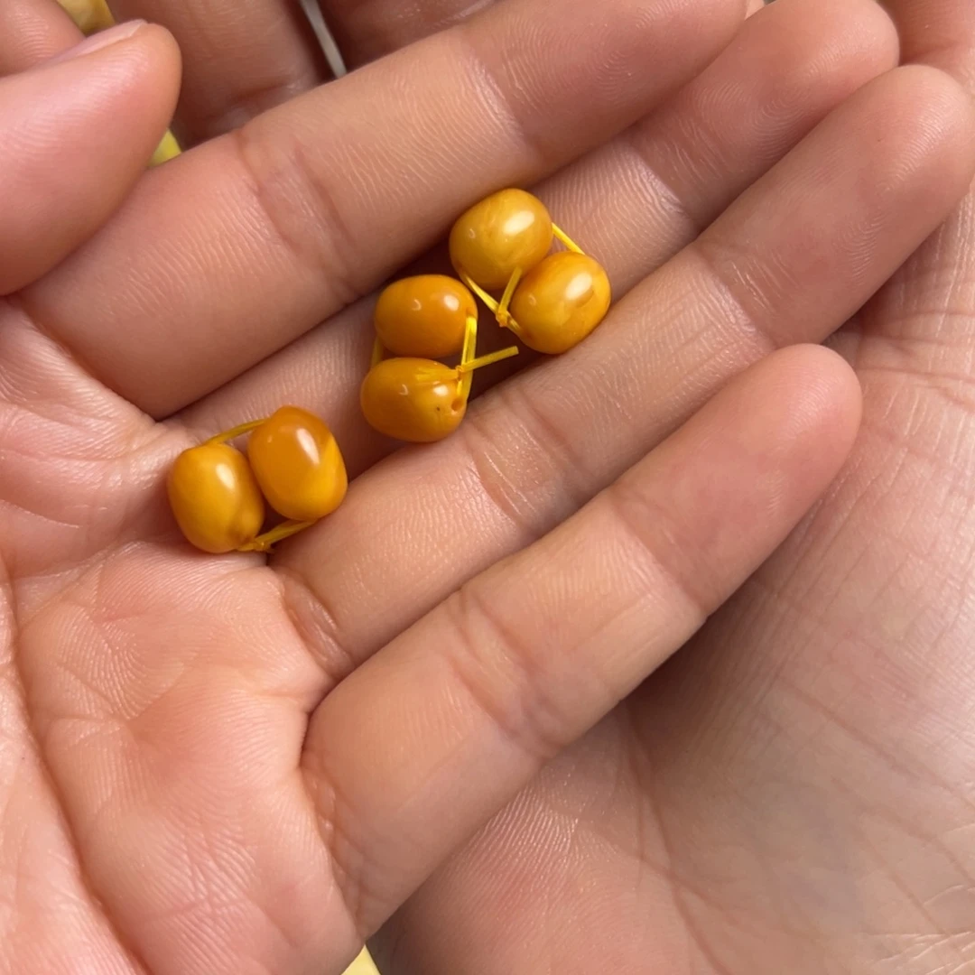 蜜蜡未镶嵌裸石多样性发一个，微瑕