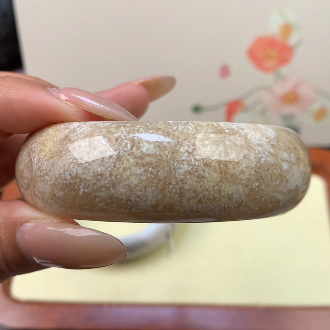 【闪购商品】颈饰未镶嵌硅化珊瑚（珊瑚玉）花****行
