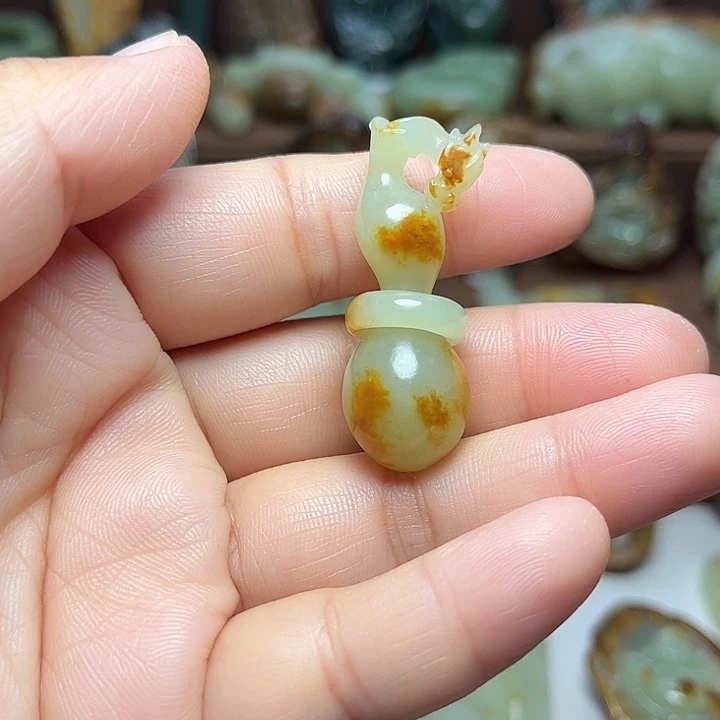 岫岩河磨玉（透闪石质玉）未镶嵌颈饰