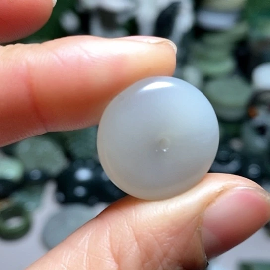 未镶嵌和田玉（糖玉）珠宝半成品