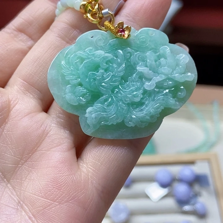 翡翠未镶嵌颈饰吊坠