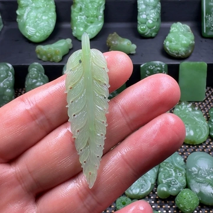 和田玉未镶嵌耳饰