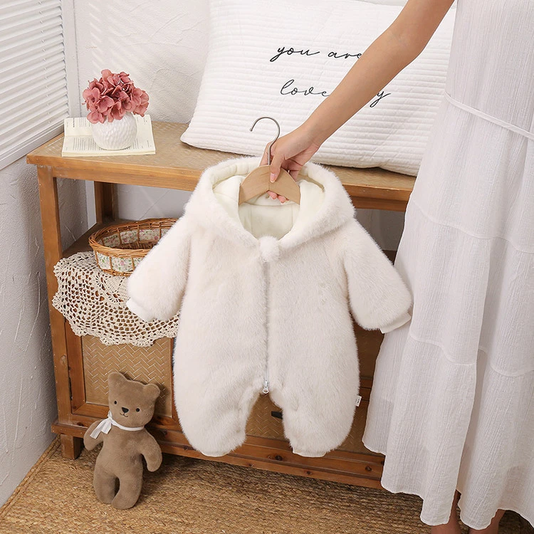 婴儿冬装连体衣男女宝宝猫咪毛毛衣新生儿满月百天超梦洋气外出服