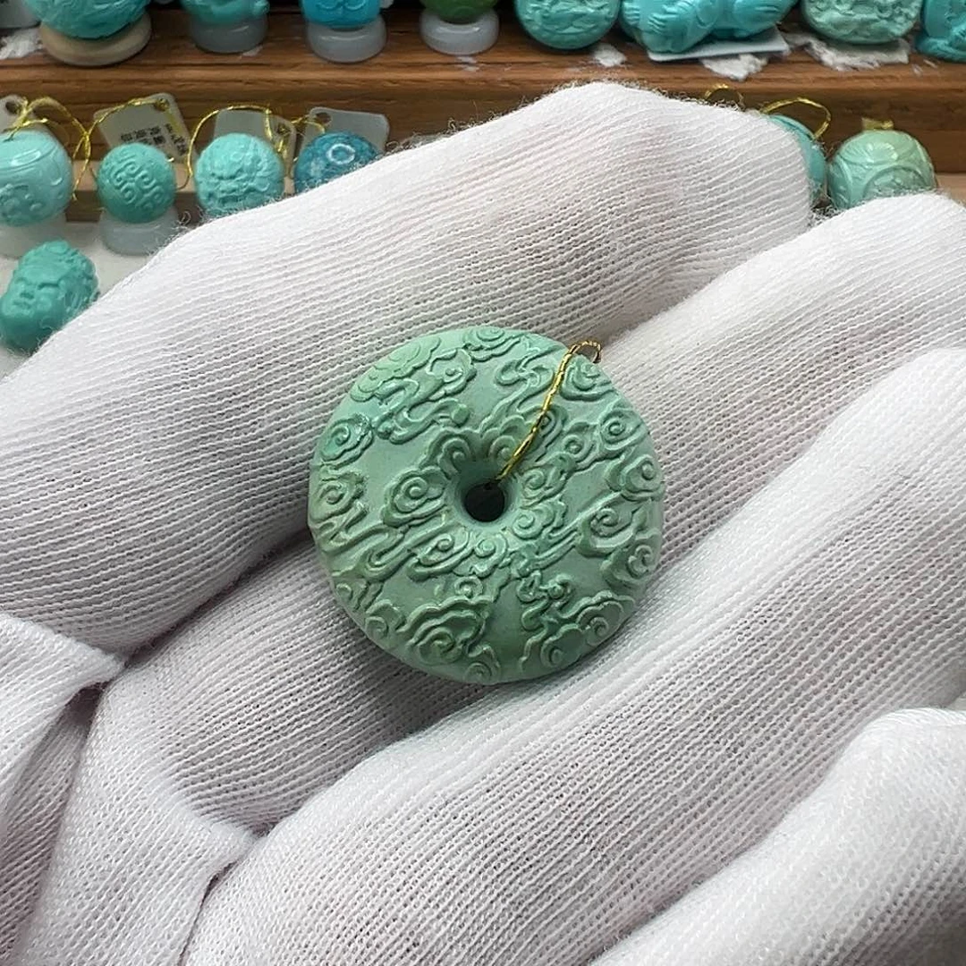 绿松石配饰未镶嵌