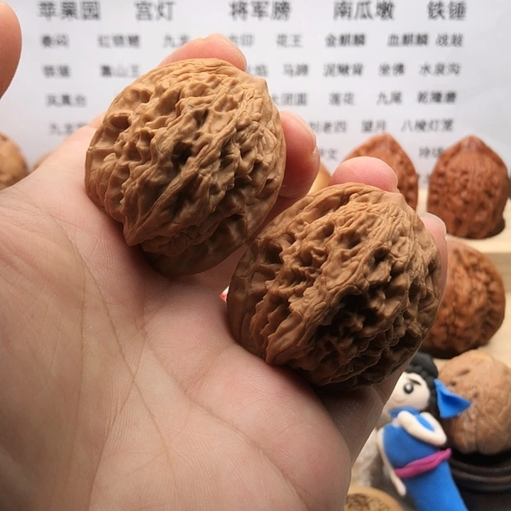 把件文玩核桃麦穗虎头，边38