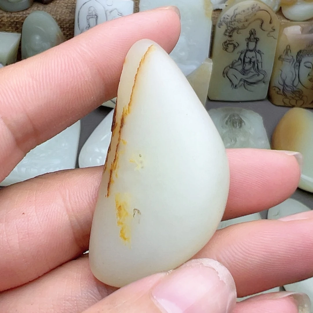 见***明挂件未镶嵌定制和田玉