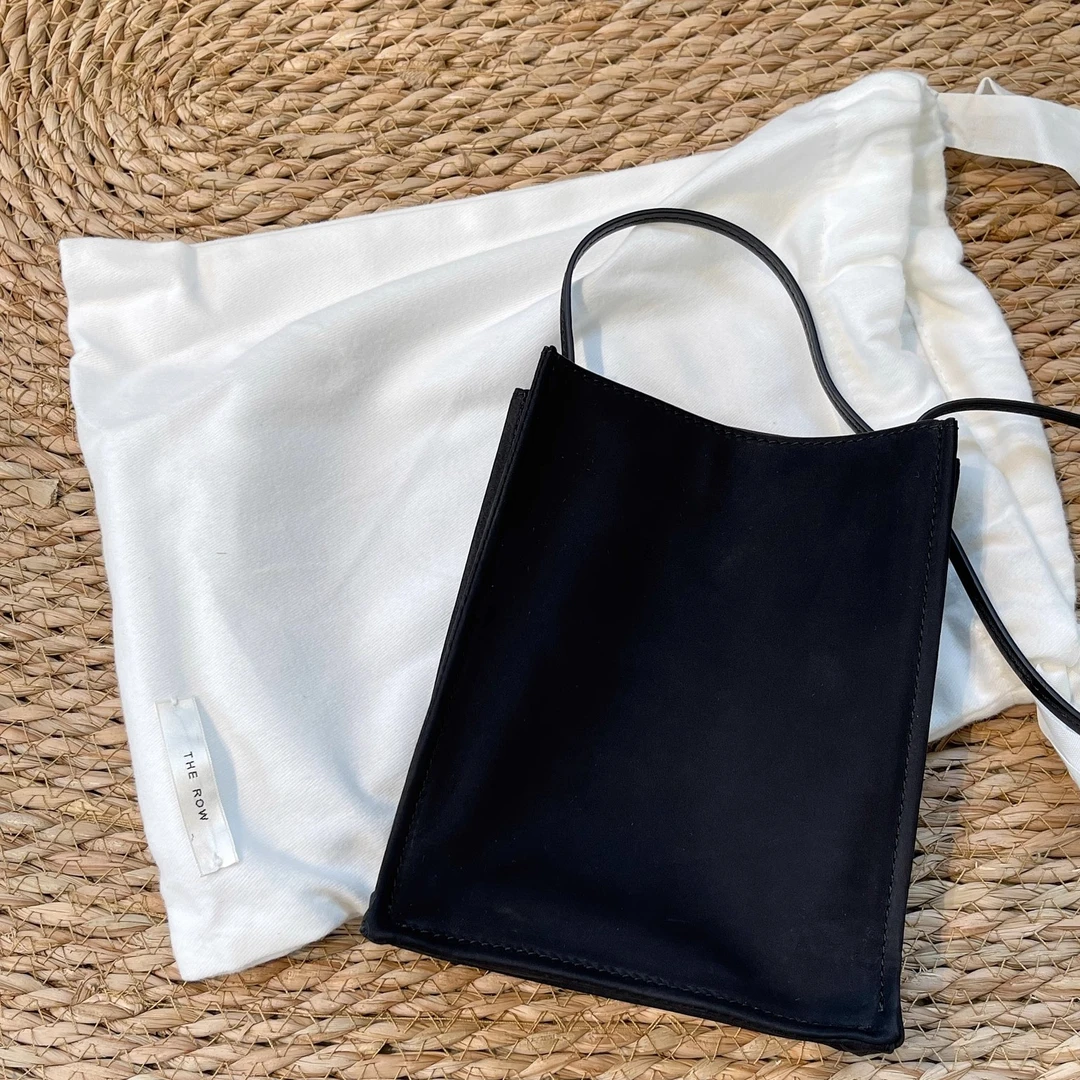 THE ROW 黑色单件小挎包To Go crossbody bag W1779-L81-BAS