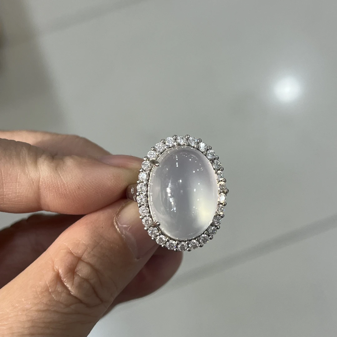 玉髓白冰戒指，S925银镶嵌，实物拍摄