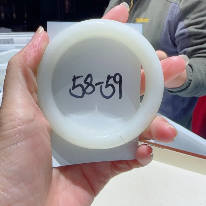 和田玉未镶嵌手镯028