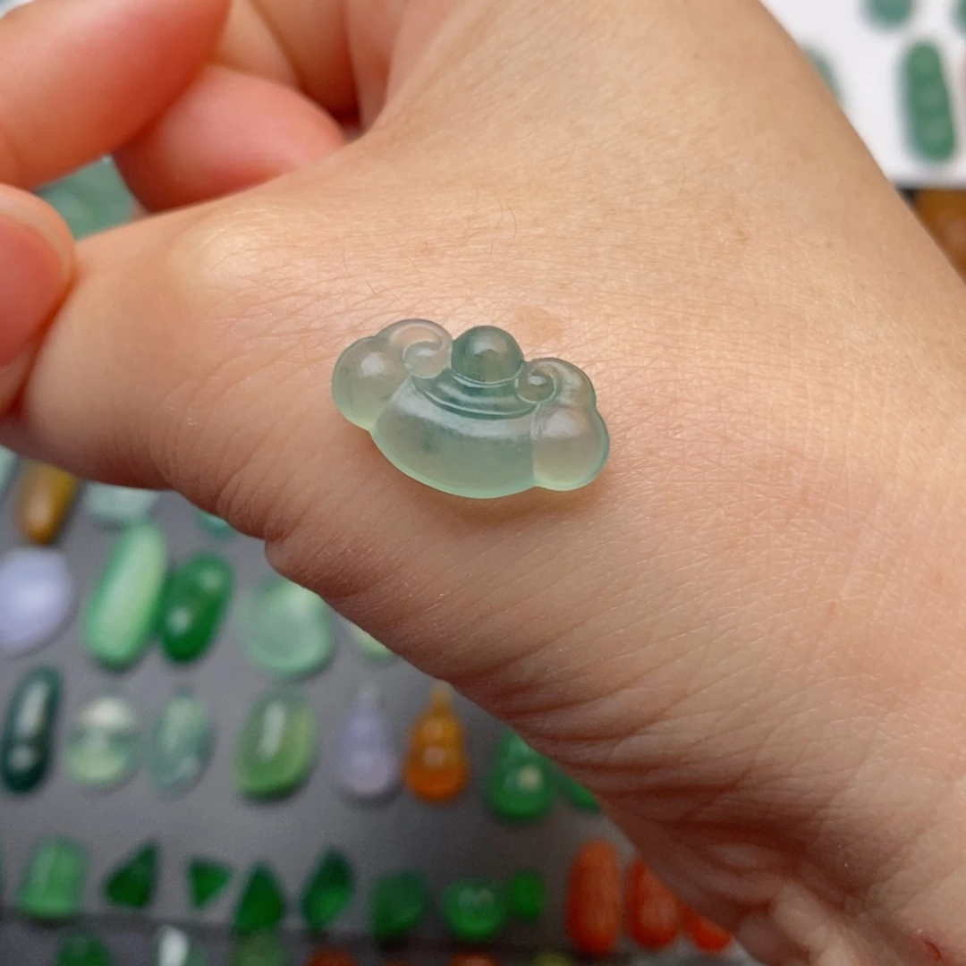 定制翡翠未镶嵌如意锁