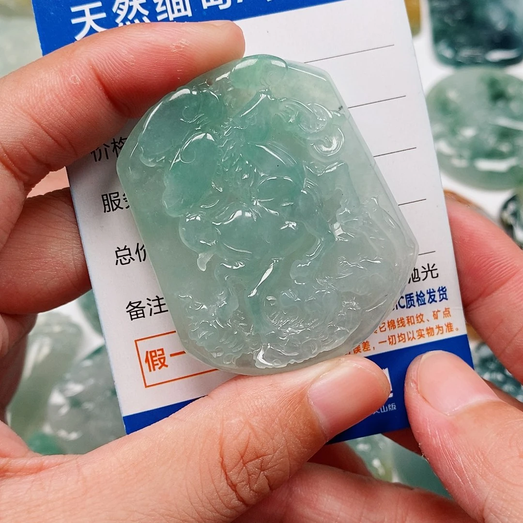 颈饰未镶嵌翡翠马