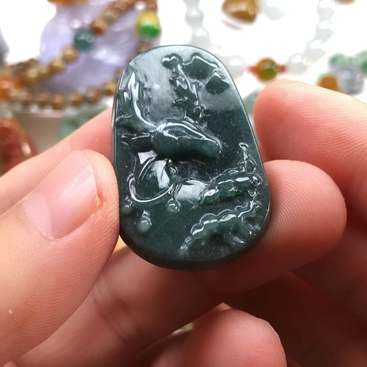 翡翠未镶嵌颈饰翡翠