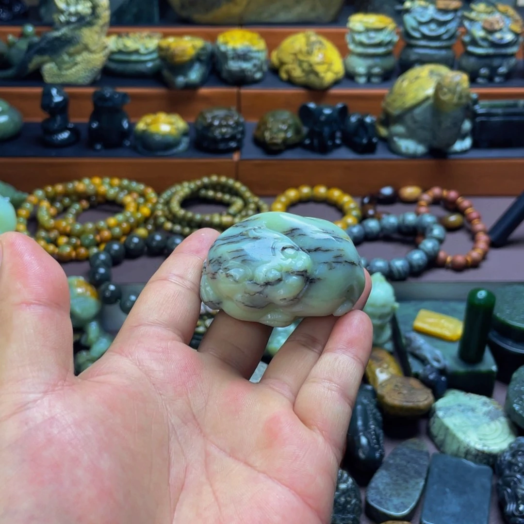 【闪购商品】未镶嵌岫岩河磨玉（透闪石质玉）挂件