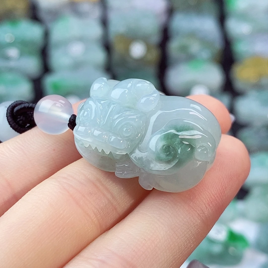 颈饰未镶嵌翡翠天然