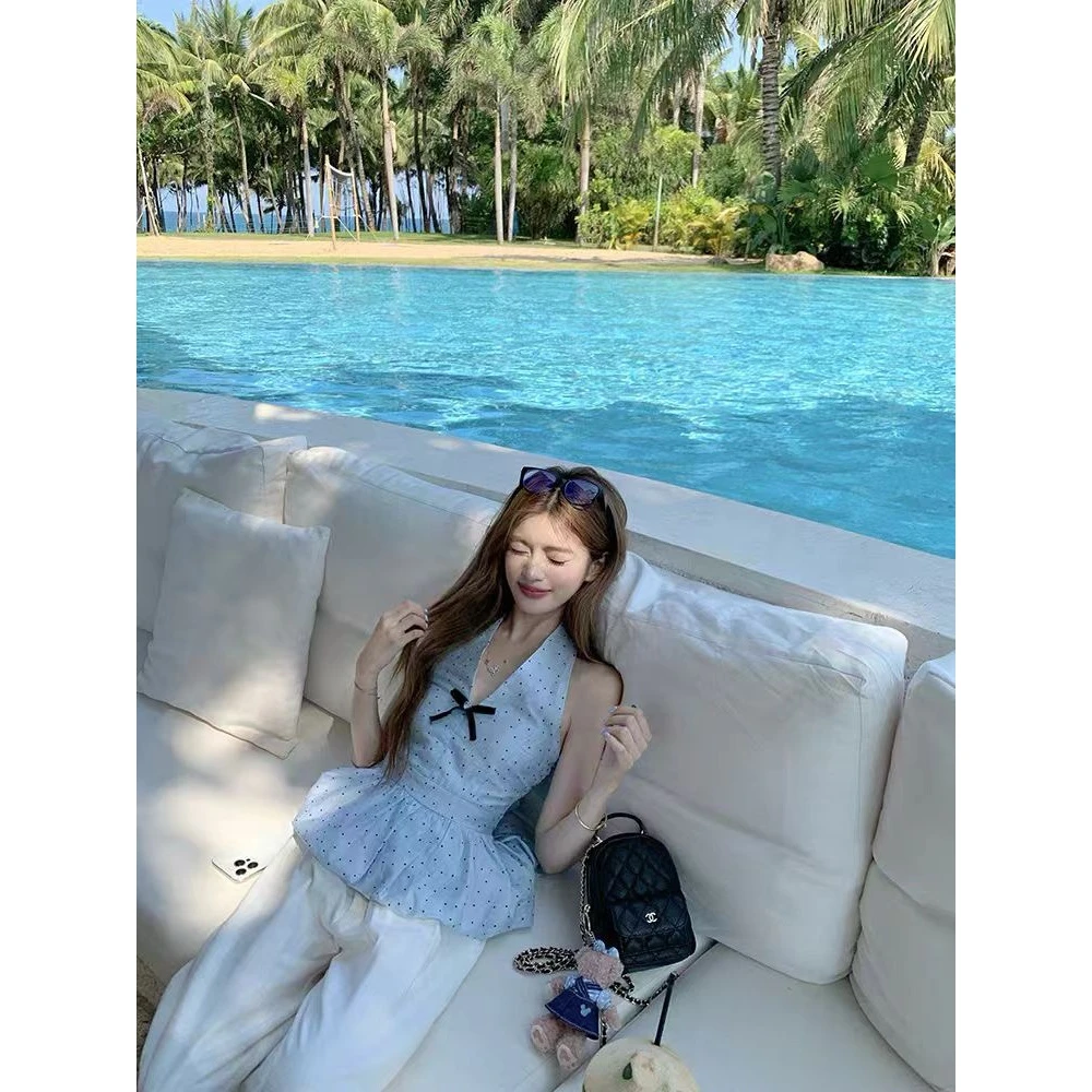 2025设计感蓝色波点上衣修身显瘦花苞下摆挂脖上衣女夏无袖小衫