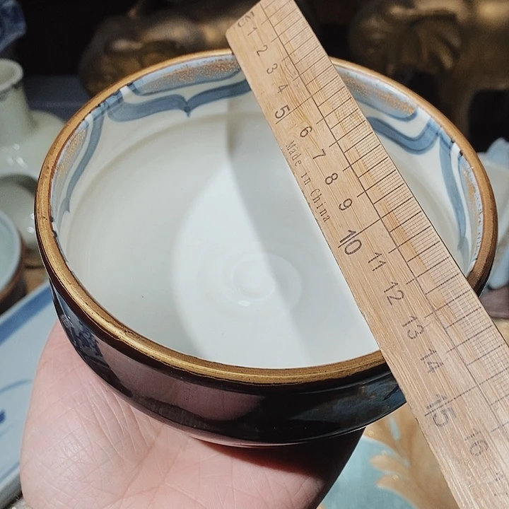 瓷片新年快乐。万事如意