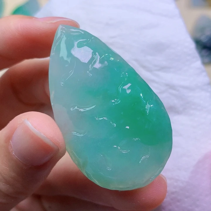 翡翠未镶嵌吊坠(不含链) 3712