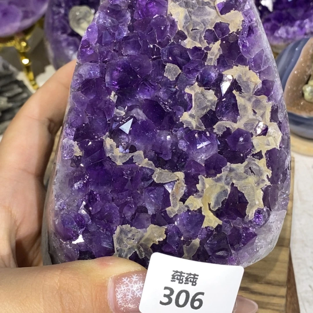 紫晶未镶嵌大型摆件（非配饰）方解石