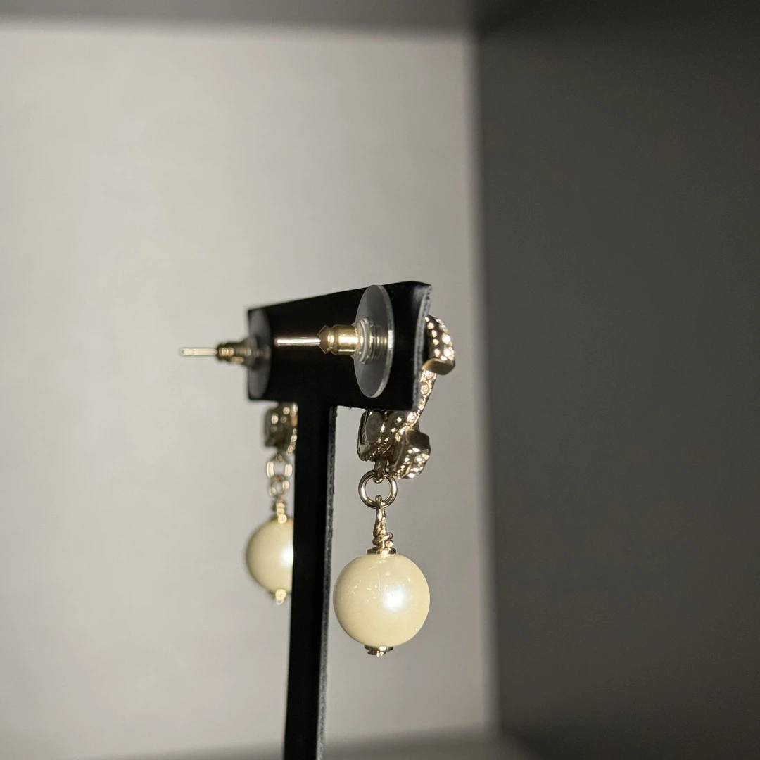 铜合金仿珍珠耳饰 精工CNC高奢经典小香风气质耳饰精致简约耳环