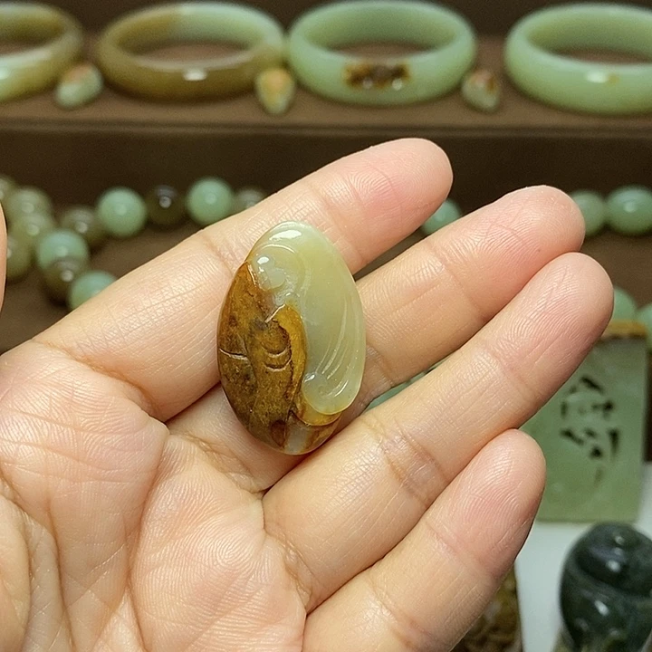 岫岩河磨玉（透闪石质玉）未镶嵌颈饰