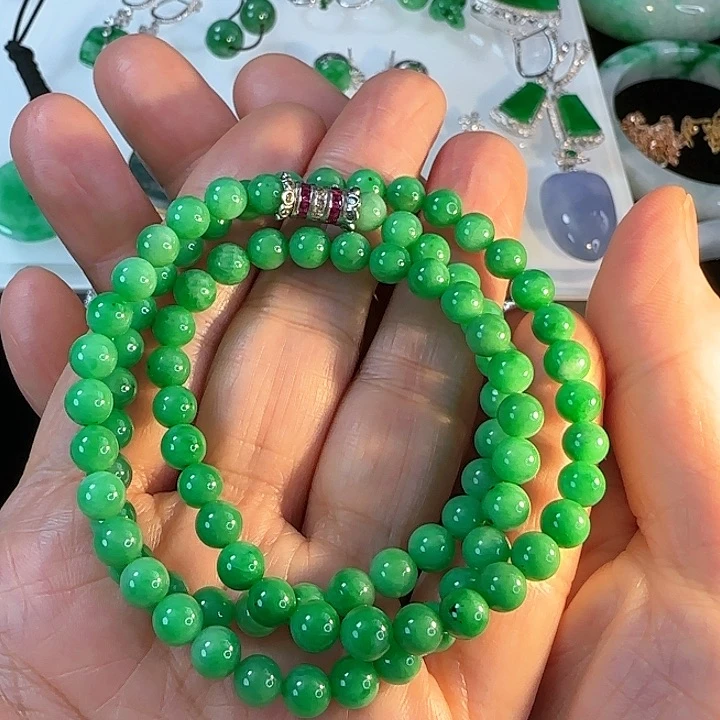 翡翠颈饰未镶嵌圆珠