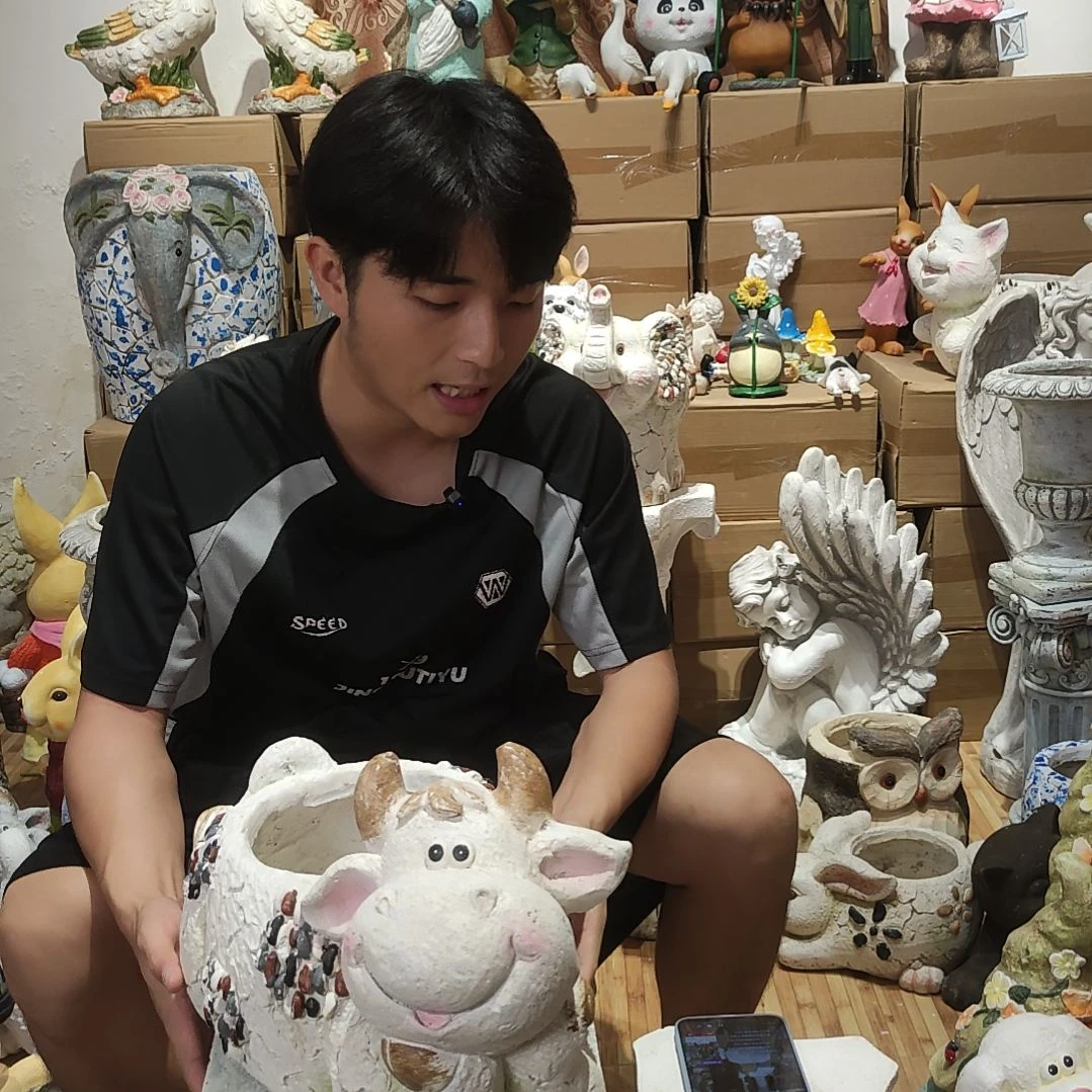 合成树脂牛牛花盆