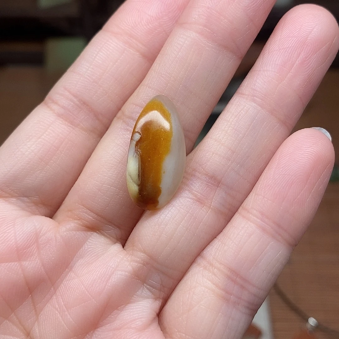 辣***房蛇纹石玉未镶嵌颈饰