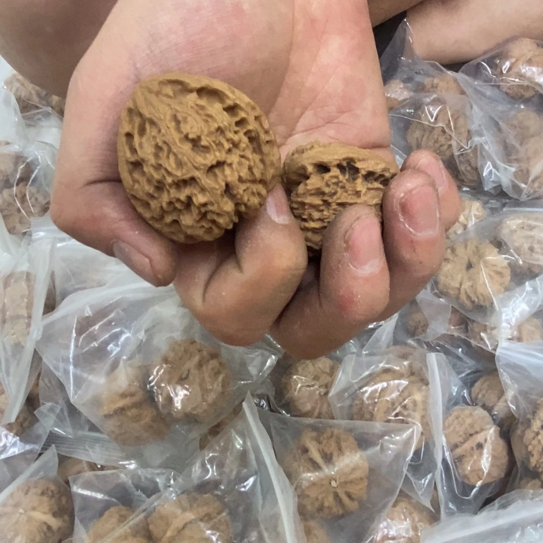 文玩精对核桃三角疆