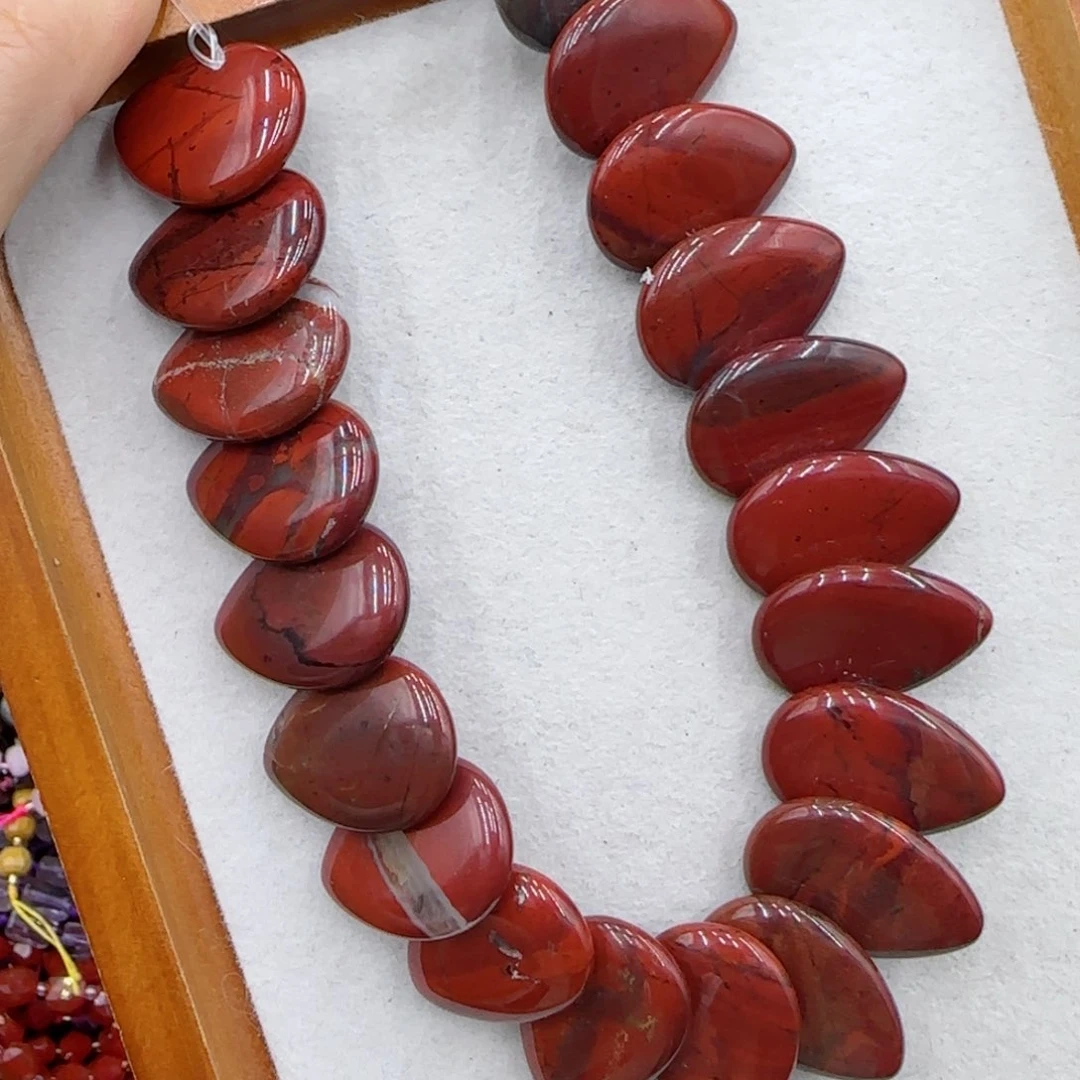 玛瑙/玉髓未镶嵌珠宝半成品老矿红石一条