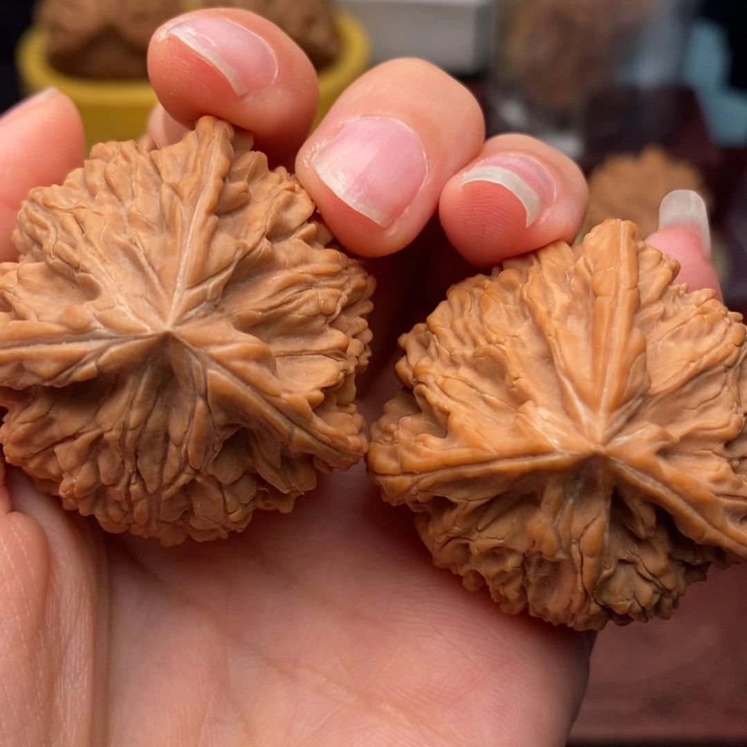 8***6把件文玩核桃玉龙奔40……