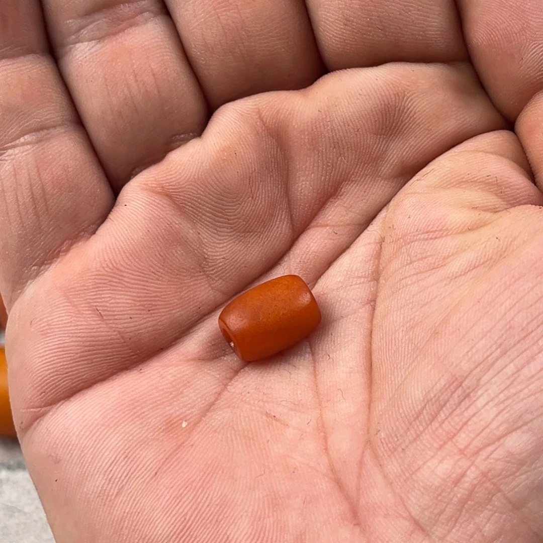 V***7蜜蜡未镶嵌颈饰老蜜蜡