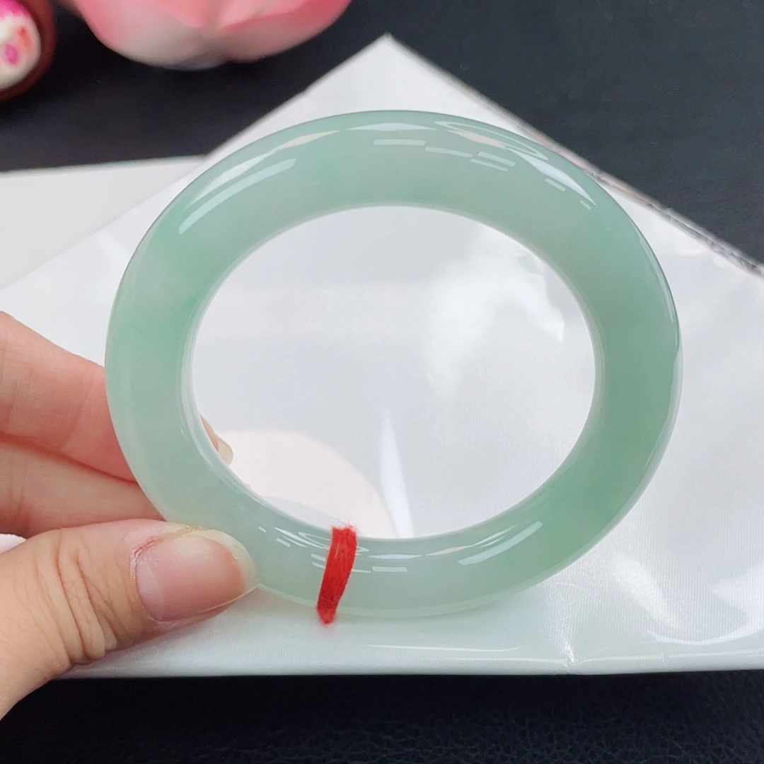 翡翠未镶嵌手镯冰晴绿-打磨