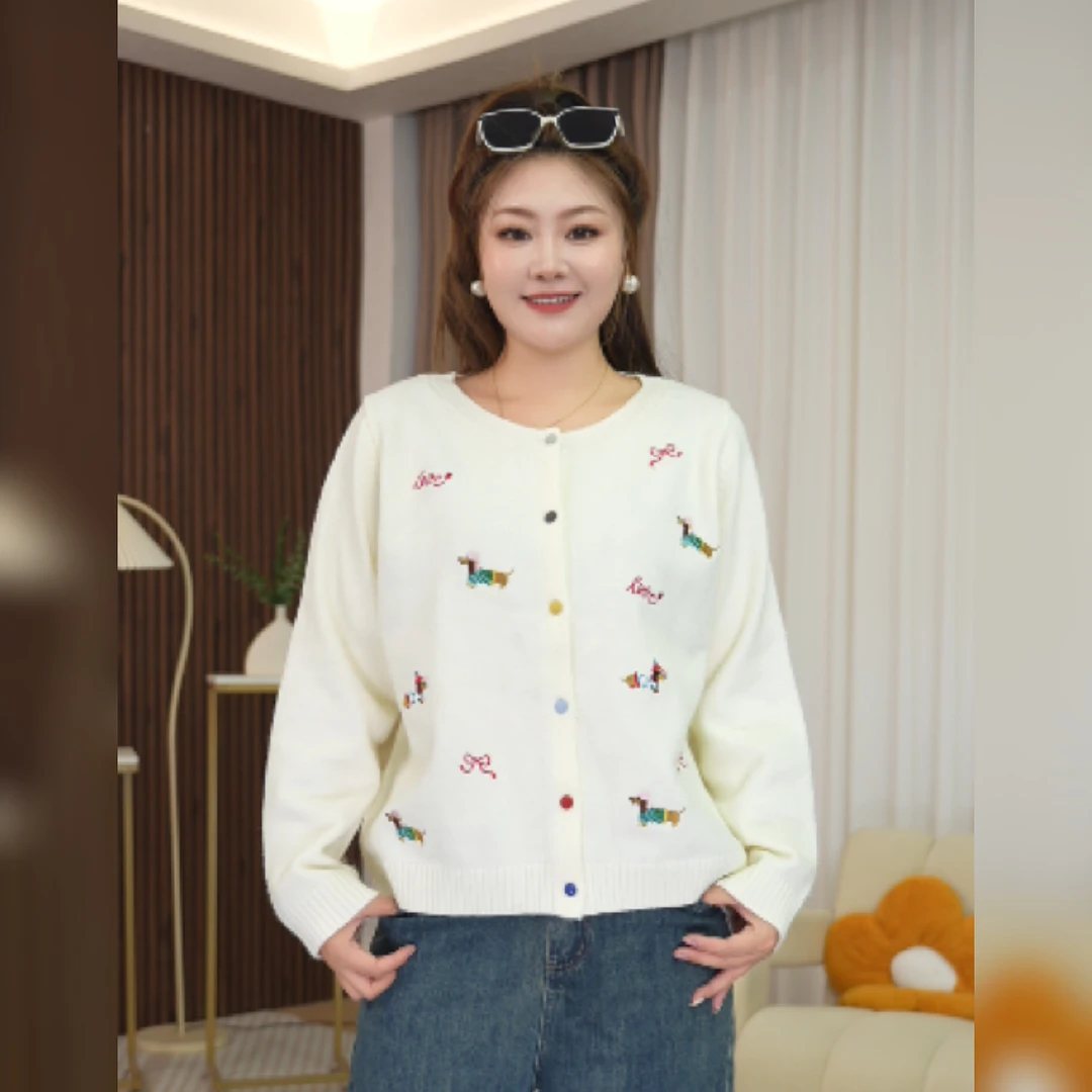 【大源美树】2025年秋大码女装显瘦胖MM彩扣卡通小狗开衫毛衣-F603