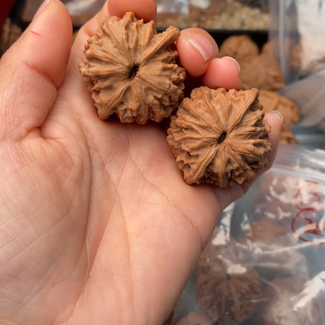 六***。把件文玩核桃灯笼16