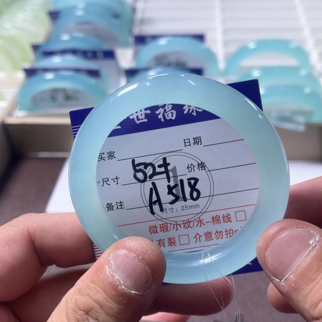 未镶嵌蛇纹石玉手镯（圆镯）