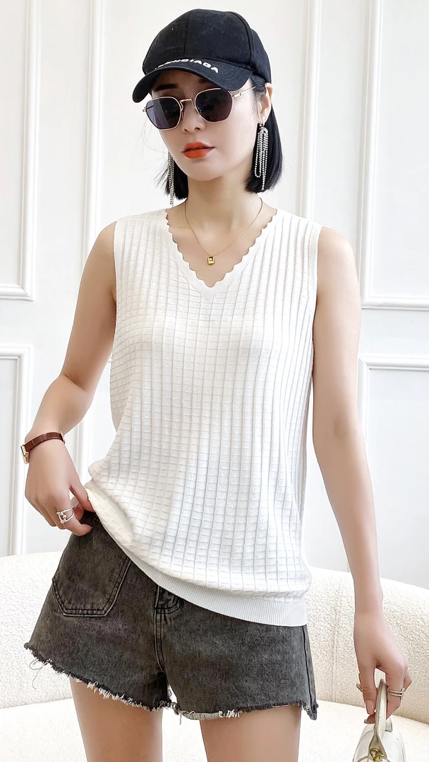 女士冰丝针织背心夏季内搭宽松遮肚短款百搭无袖上衣