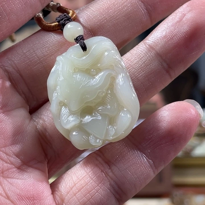 颈饰未镶嵌和田玉（糖玉）