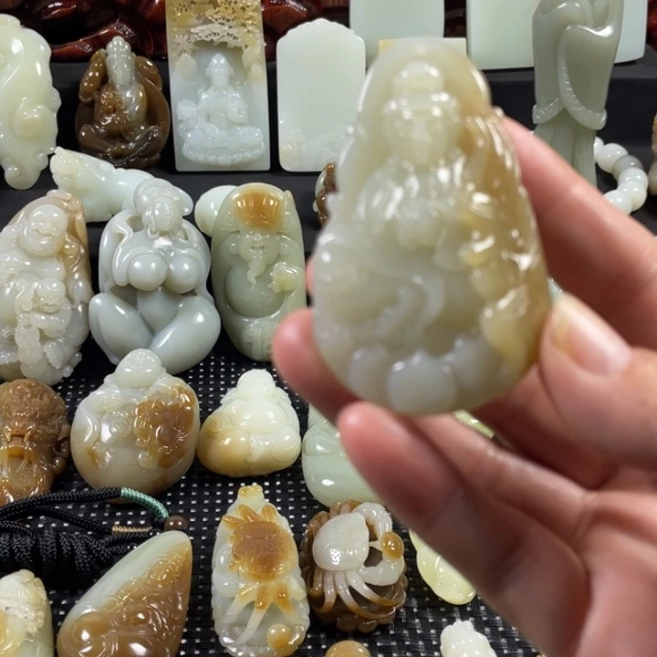 和田玉（糖玉）未镶嵌挂件