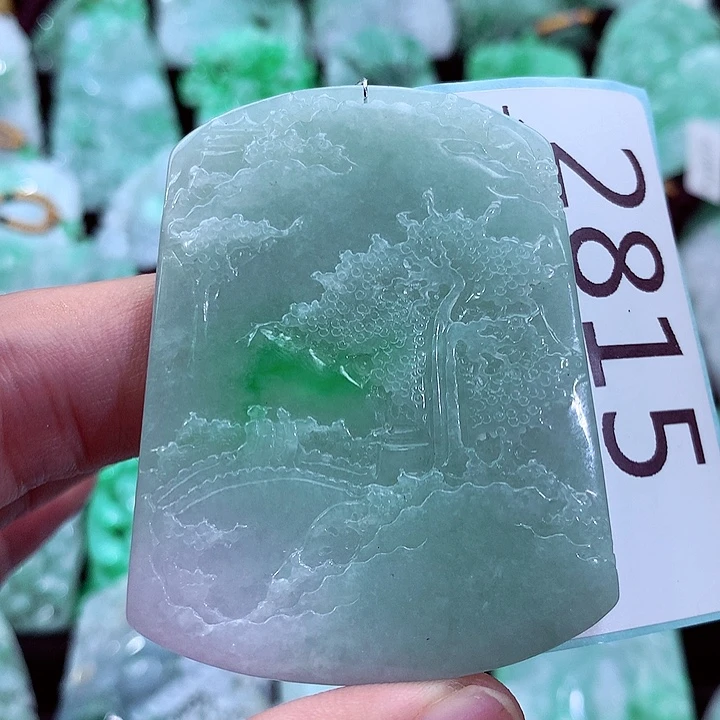 吊坠(不含链)未镶嵌翡翠