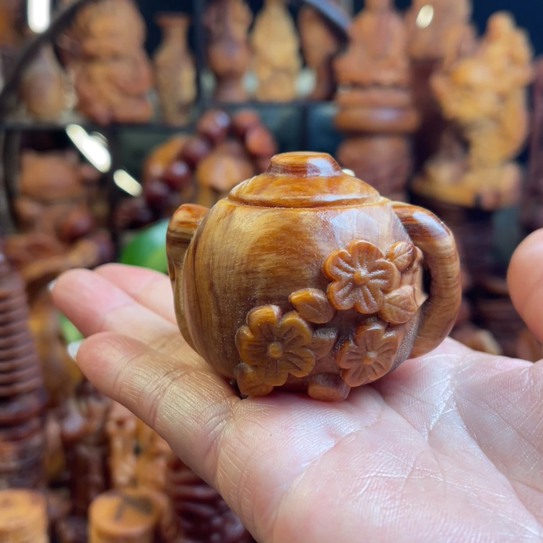 松木（琥珀木）其他微瑕梅花壶