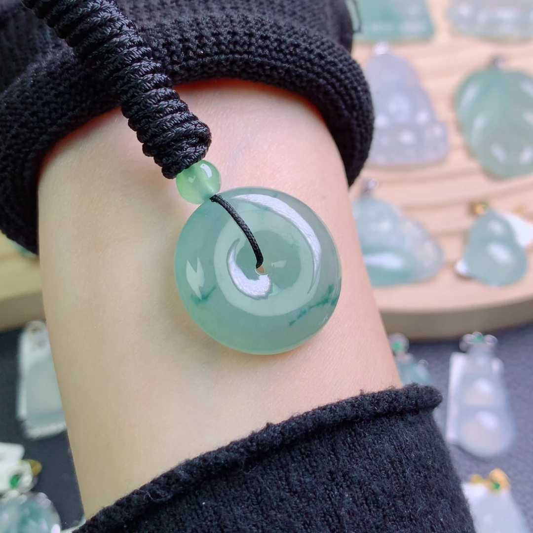 翡翠未镶嵌颈饰吊坠