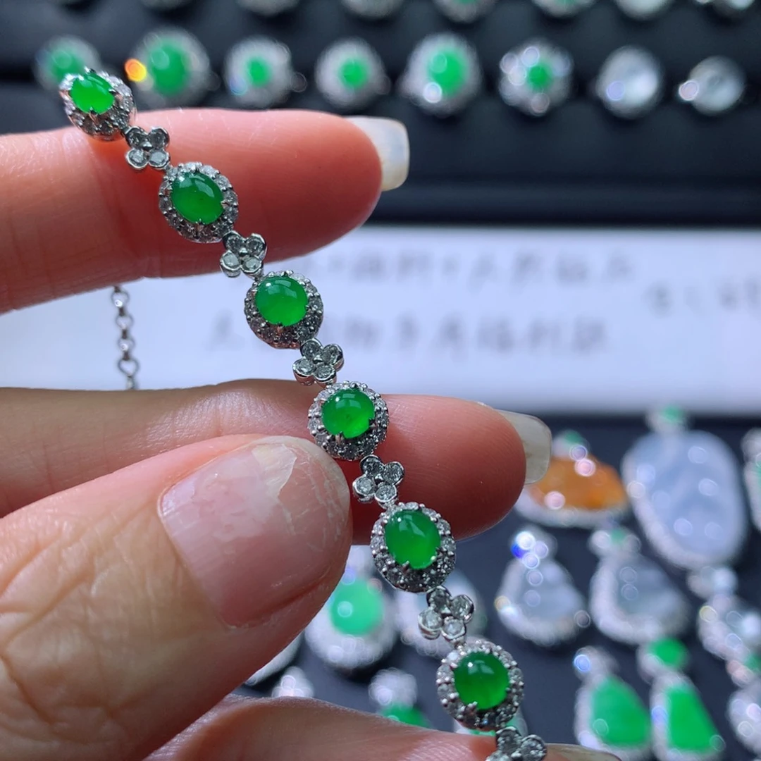 18K金镶嵌手链翡翠伴钻