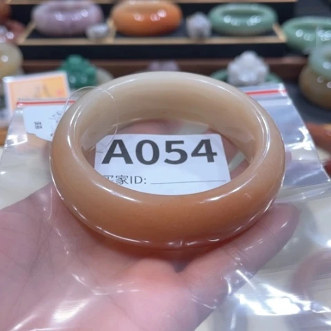 未镶嵌手镯石英质玉